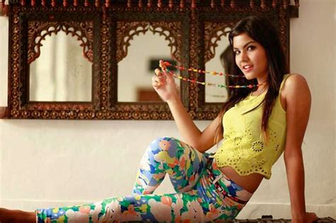 Splitsvilla 7 Contestant Pooja Mishra Sexy Pics Biography Wiki