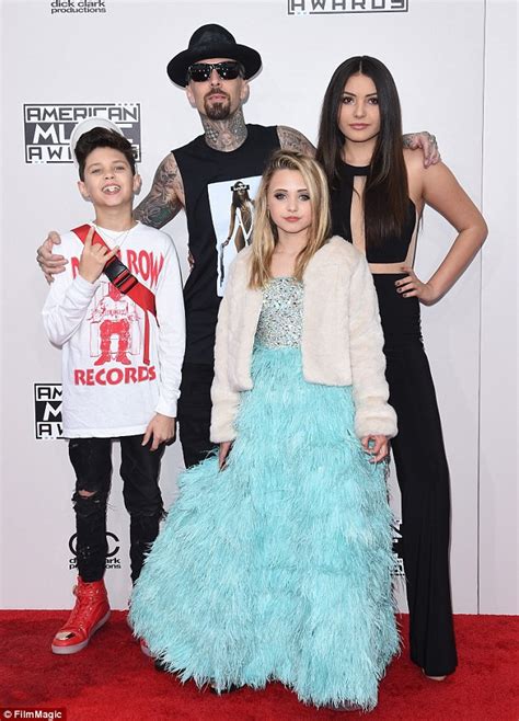 See more ideas about shanna moakler, ben affleck divorce, christine ouzounian. Shanna Moakler and daughter set to star on reality TV ...