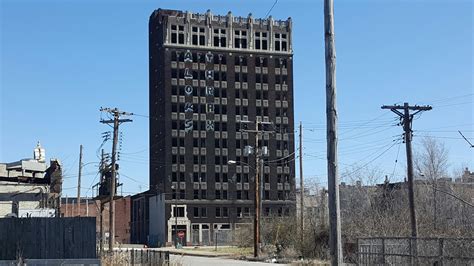Abandoned Sky Scraper East St Louis The Spivey Building Youtube