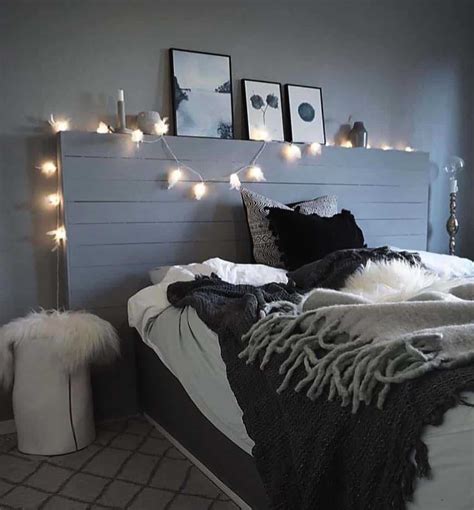 33 Ultra Cozy Bedroom Decorating Ideas For Winter Warmth