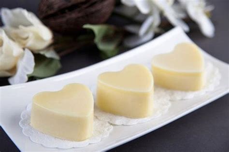 Using soothing circular motions, massage the body butter into your skin with enthusiasm. DIY Body Butter Bar - Diatomaceous Earth