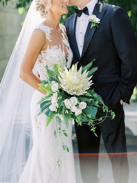 Inspiring Ways To Use Protea In Wedding Flower Arrangements