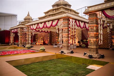 This Couple Got A Whole Temple Recreated For Their Wedding Decor