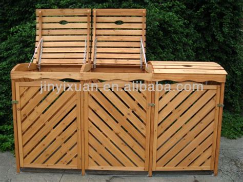 Contenitori per spazzatura differenziata di diverse dimensioni e colori. Esterno in legno pattumiera/casella spazzatura/bidone ...