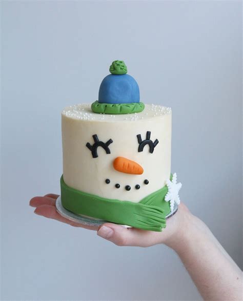 Mini Snowman Buttercream Cake Snowman Cake Cake Christmas Cupcakes