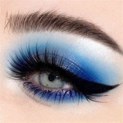 Ocean Blue Eye Creative Eye Makeup Colorful Eye Makeup Eye Makeup Art