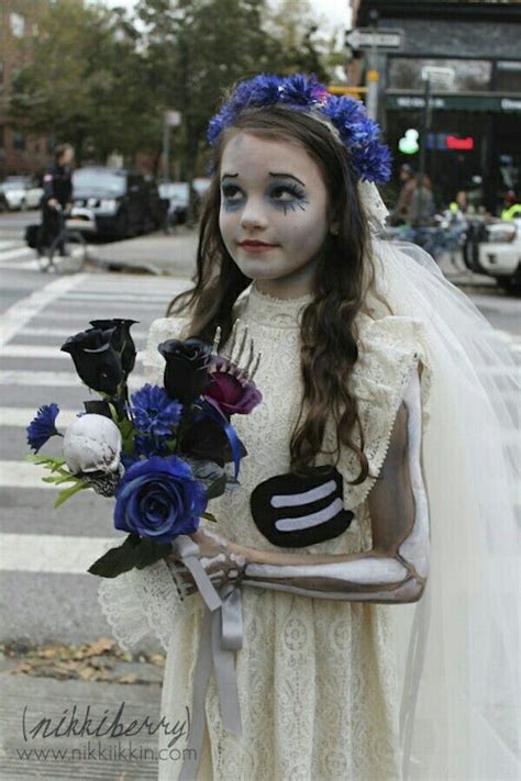 This file is owned by root:root, with mode 0o644. Pin de Patri en Halloween | Disfraces de novia, Disfraz ...