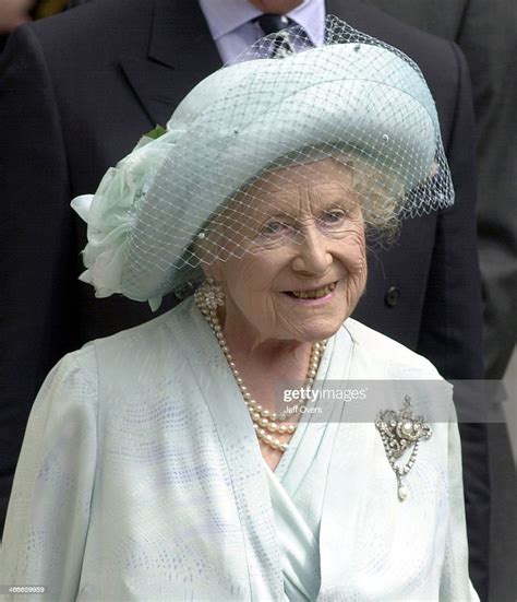 Queen Elizabeth The Queen Mother Outside Clarence House To Celebrate News Photo Getty Images