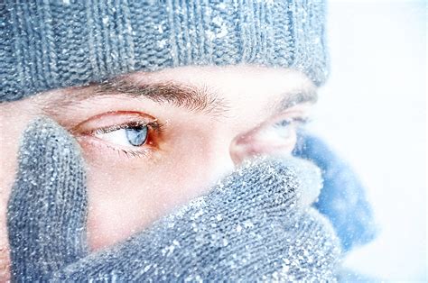 How To Treat Dry Eyes This Winter Dry Eyes Winter Artelac Eye Drops