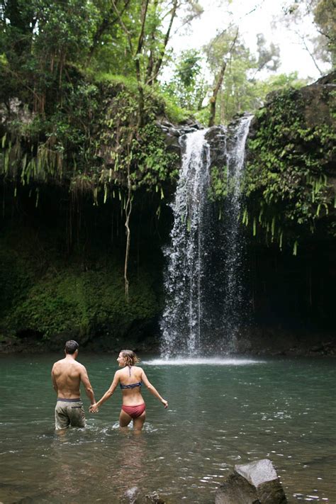 10 Must-See Maui Waterfalls + Map (for swimming, hikes & families) in