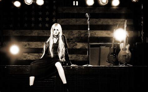 Download The Singer Of Pretty Reckless Band Taylor Momsen Wallpaper