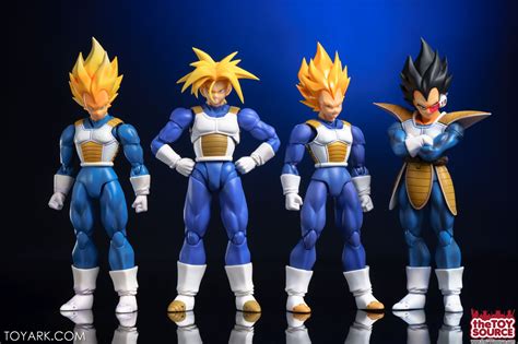 Vegeta super saiyan god blue vs future trunks dont forget to like, comment and subscribe. S.H. Figuarts Super Saiyan Armor Trunks In-Hand Gallery ...