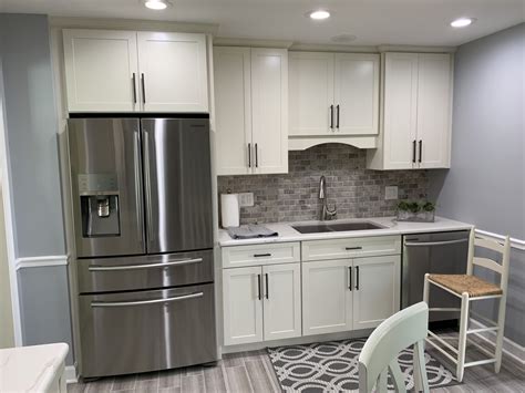 Full of new cabinets and counter tops to help you find whats perfect for your space. Barbara S Elk Grove Village Kitchen | MastersKitchenBath.com