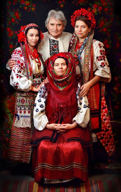 Pin By Evolution Travel On Ukrainian Folk Fashion Folk Fashion