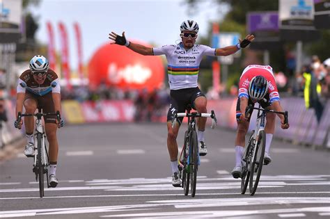 France's julian alaphilippe swapped the rainbow bands for the yellow jersey after winning a dramatic opening stage of the tour de france in swashbuckling style. Julian Alaphilippe takes his first win as world champion ...