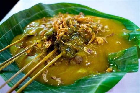 Ingin tahu sate yang enak di bandung ada di mana saja? 10 Rekomendasi Sate Padang Paling Enak di Sumatera barat sate padang