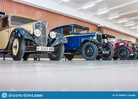 Museu De Carros Retros Cl Ssicos Do S Culo Xx Adiantado Imagem Editorial Imagem De Transporte