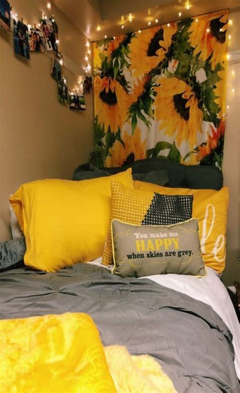 10 Cute Dorm Rooms That You Need To Copy This Semester Bedroomdiyideas Yellow Room Dorm Room