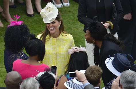 gallery pregnant kate middleton attends buckingham palace garden party metro uk