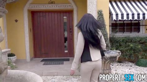 Propertysex Client Finds Out Amazing Latina Real Estate Agent Is