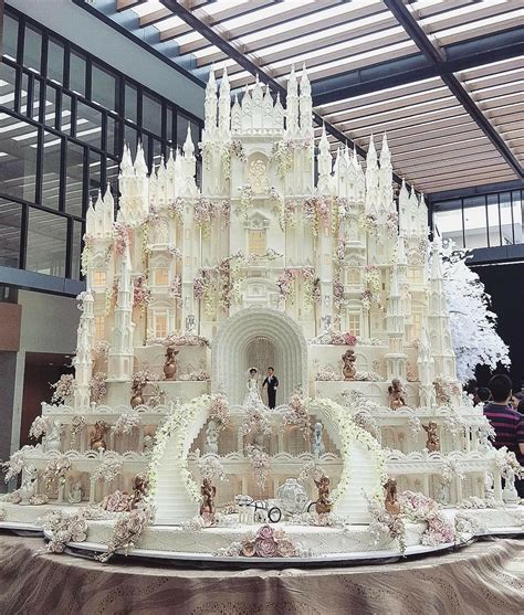 Ultra Deluxe Extravagant Dream Wedding Cake Castle Wedding Cake Big Wedding Cakes Dream