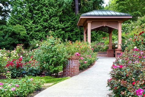 You will enter gibbs gardens off of yellow creek road in cherokee county, from hwy 53 to the north or sr 369 to the south. Best Free Botanical Gardens | Botanical gardens near me ...