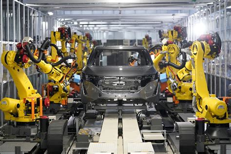 Nissans New Intelligent Factory Will Have Robots Do The Assembling And Inspecting Of Cars