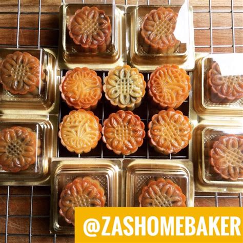Kuih bulan halal j'mom kuih bulan leleh viral cuba sekali, hari2 mau halal tak? 2pcs Kuih Bulan Halal Mooncake Mini Homemade (50gm ...