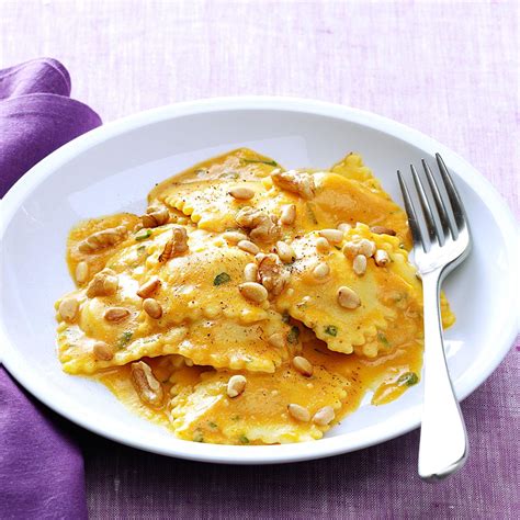 Tender chicken breast smothered in a creamy garlic sauce is irresistible. Cheese Ravioli with Pumpkin Alfredo Sauce Recipe | Taste ...