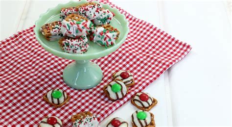 Christmas Candy Pretzel Hugs Hoosier Homemade