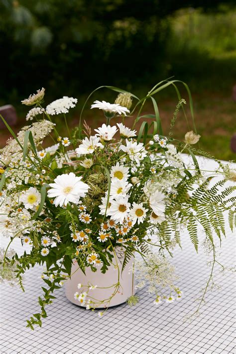 28 Of The Prettiest Rustic Wedding Centerpieces In 2020 Wedding