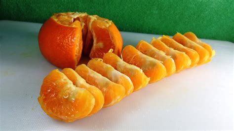 How To Peel An Orange Mandarin Fast And In The Right Way Youtube