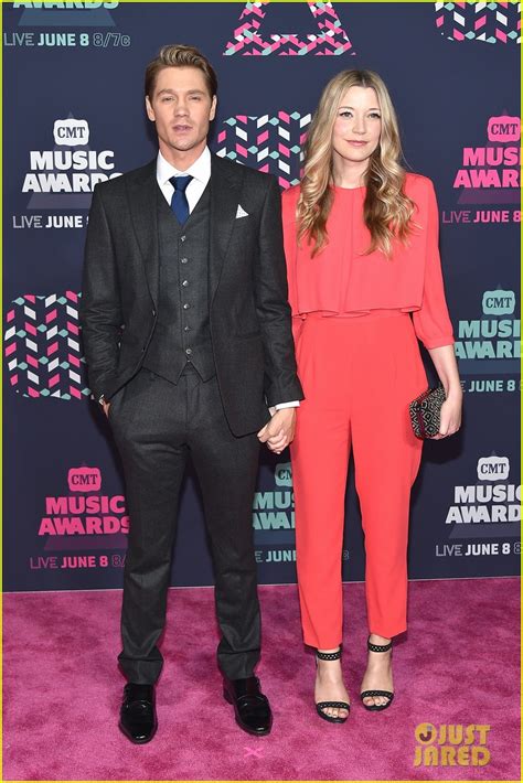 chad michael murray and sarah roemer attend cmt awards 2016 photo 3677374 chad michael murray