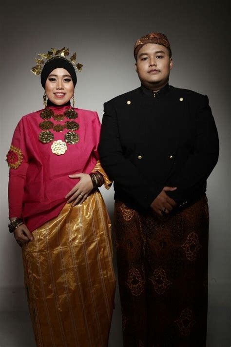 Mixing Culture Baju Bodo Left From Makassar South Sulawesi And
