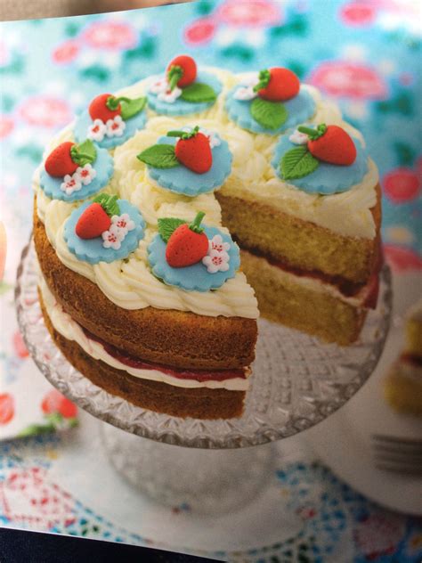 Strawberry Victoria Sponge Decoration Idea Sponge Cake Decoration Cake Cake Decorating