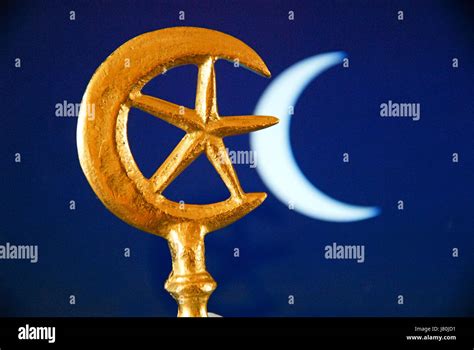 Muslim Symbol Islam Symbol Crescent Stockfotos Und Bilder Kaufen Alamy