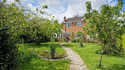 House For Sale In Silchester Road Little London Tadley Hampshire