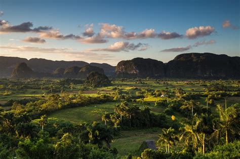 Find images of viñales valley cuba. The Beautiful Faces and Landascapes of Viñales, Cuba ...