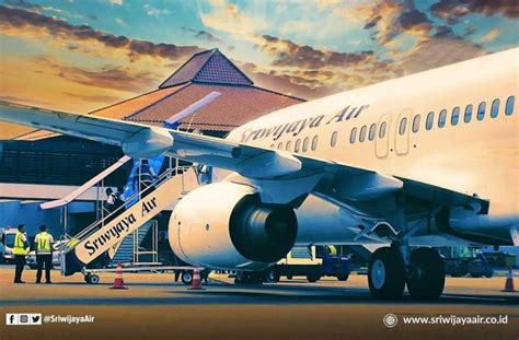 Salah satunya adalah seragam pramugari lion air. Seragam Baru Pramugari Sriwijaya Setelah Gabung Garuda ...