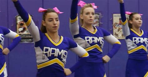 Doctors Group Says Cheerleading Should Be Designated A Sport Cbs News