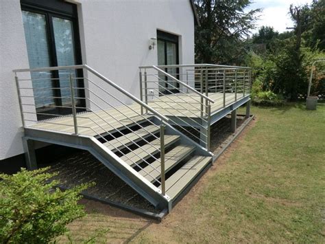 Mit einer außentreppe lassen sich balkon und garten praktisch miteinander verbinden. Pin auf Garten