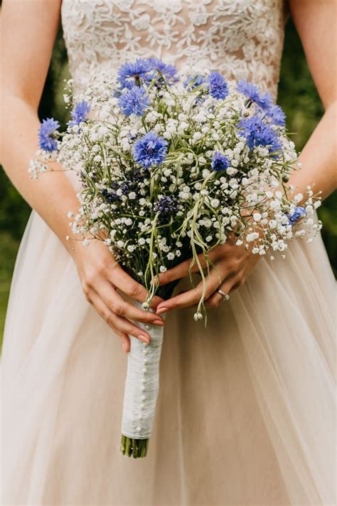 29 Wildflower Bouquet Ideas For Whimsical Brides