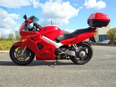 Some country's motorcycle specifications can be different to. Speedmonkey: Living with - Honda VFR 800