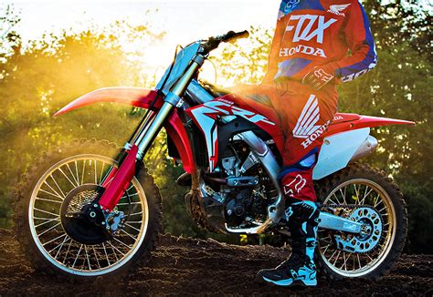 The honda crf250r gets a major overhaul for 2018. Honda CRF 250 R 2018 - Fiche moto - Motoplanete