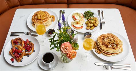 best brunch in nyc good brunch spots to try in every nyc neighborhood thrillist
