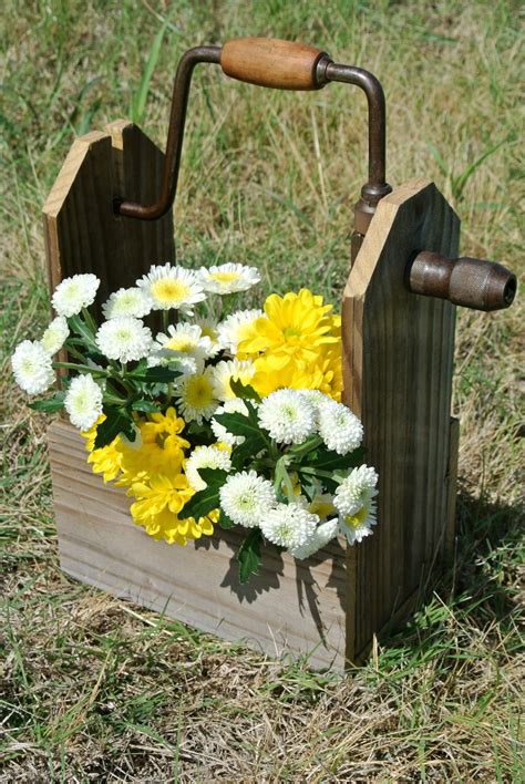 Flower dome tropical flowers gardens by the bay. Vintage Toolbox Flower Holder | Wood tool box, Wood flower ...