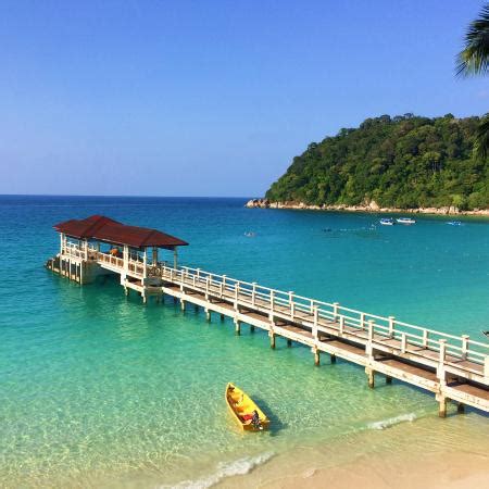 The perhentian islands are located slightly out of the way to malaysia's other attractions but once you're swimming in the pristine waters and relaxing on the beaches you'll note: Perhentian Island Resort (Pulau Perhentian Besar, Maleisië ...