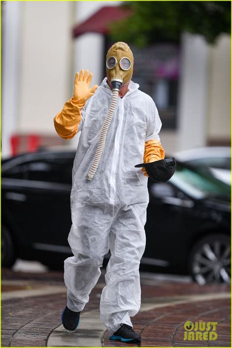 Howie Mandel Wears Hazmat Suit Gas Mask To Agt Photo Howie Mandel Pictures Just