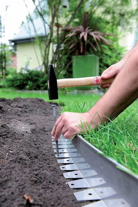 Mit feldsteinen gelingt die beetbegrenzung leicht. Beeteinfassung