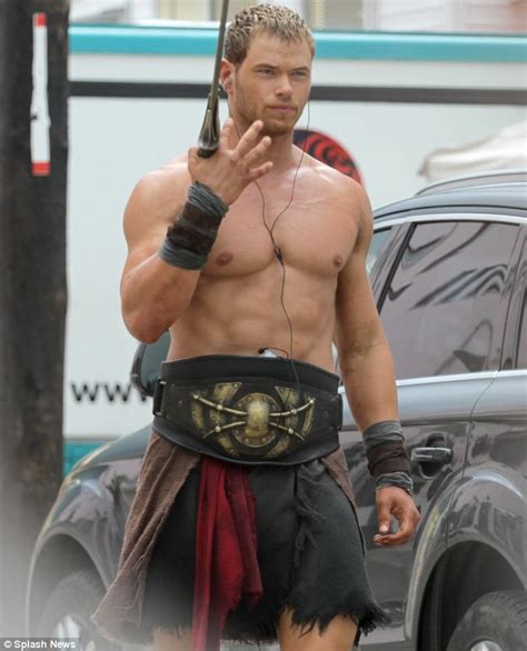 Kellan Lutz Shows Off His Incredibly Sculpted Torso After Gaining 20lbs